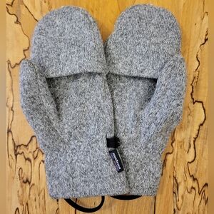 Patagonia  Better Sweater Convertible Mittens. Like New.
